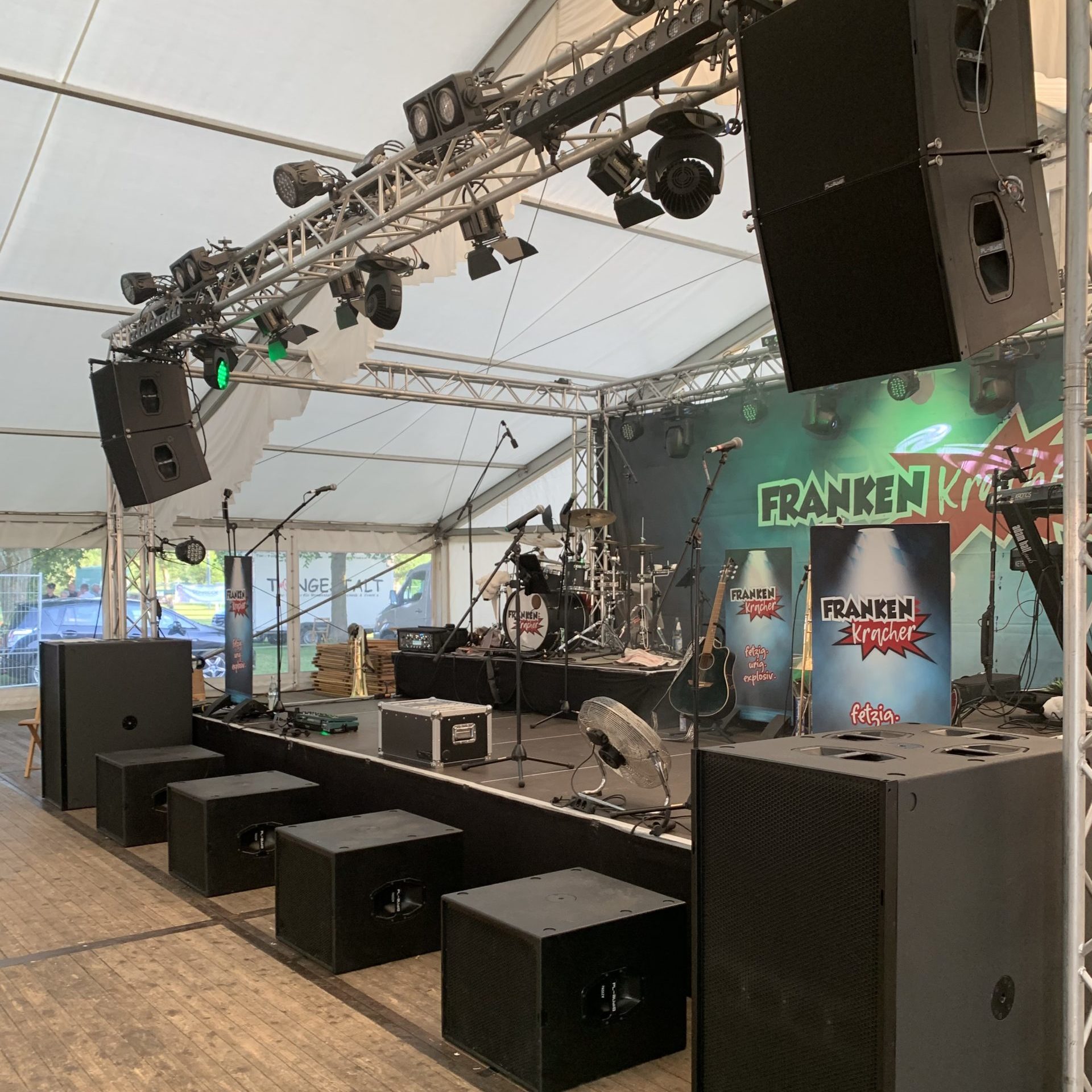 Support von den Franken Krachern mit Musikanalge, Lichtanlage, Mikrofonen und Monitoring zum Bezirksschützenfest in Lüchtringen