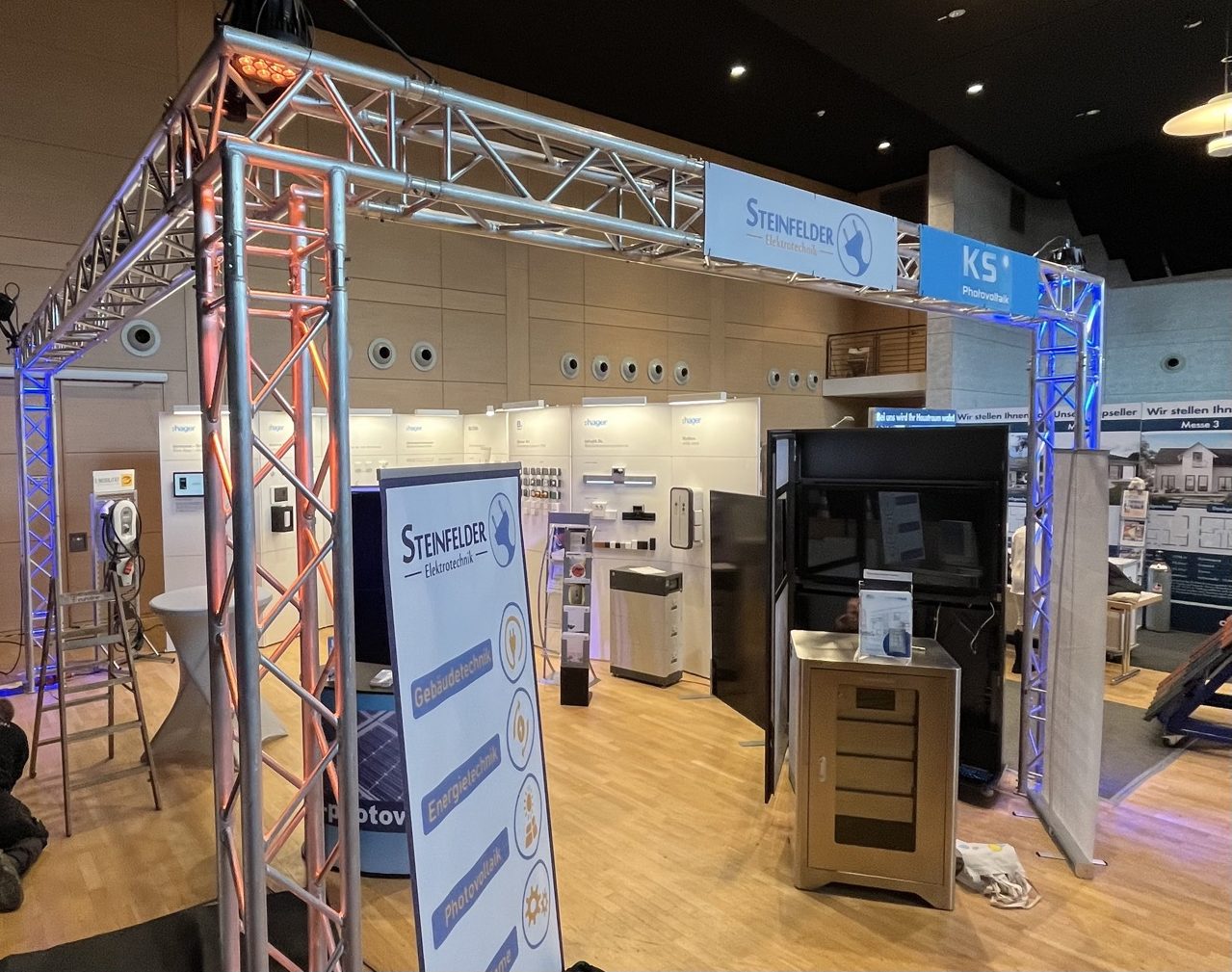 Traversensystem Beleuchtet, Messbau, Ausstellung